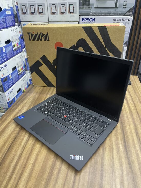Workstation Lenovo Thinkpad P14s. Core i7-13va gen. 16GB RAM. 512GB SSD. Quadro RTX A500. Pantalla 14". NUEVA - Image 2