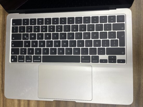 MacBook Air 13. Chip M3. 8GB RAM. 256GB SSD. Pantalla 13" a 4K. NUEVA - Image 6