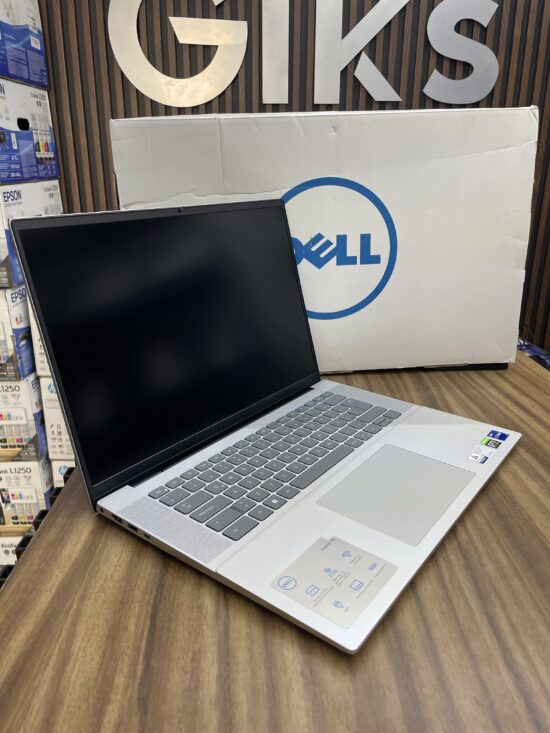 Dell Inspiron 5630. Core i7-13va gen. 16GB RAM. 512GB SSD. RTX 2050 4GB. Pantalla 15.6. Con Mochila. NUEVA - Image 3