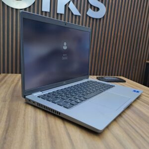 Dell Latitude 5420. Core i7-11va Gen. 32GB RAM. 512GB SSD. Graficos Iris XE. SEMI NUEVA